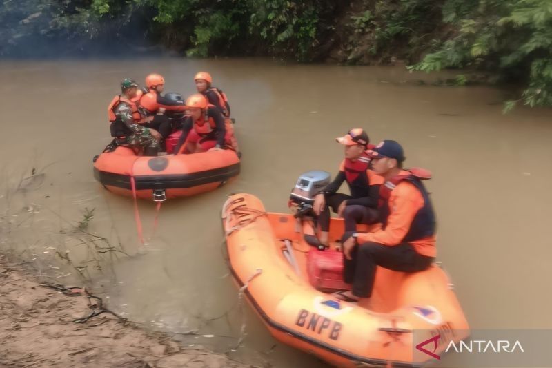 Pencarian Korban Tenggelam di Sungai Niru, Muara Enim