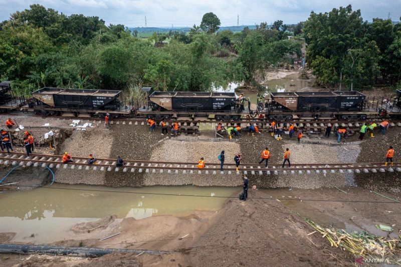 Banjir Grobogan Ganggu Perjalanan KA, 1.200 Penumpang Batal Perjalanan