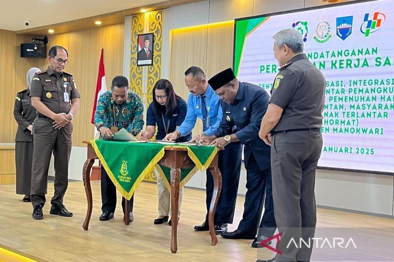 Kejati Papua Barat Dorong Pemda Optimalkan Pelayanan Hak Dasar Warga