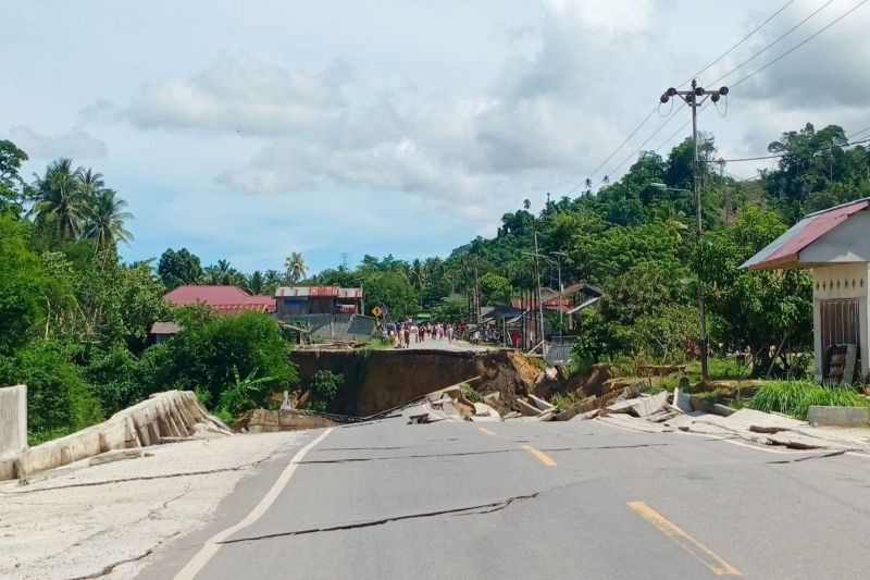 Penanganan Cepat Bencana Longsor di Poso, Sulteng