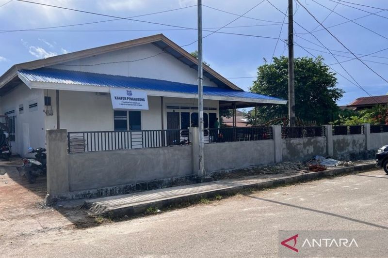 Sekda Buton Utara Gratiskan Rumah Orang Tua Jadi Kantor Penghubung