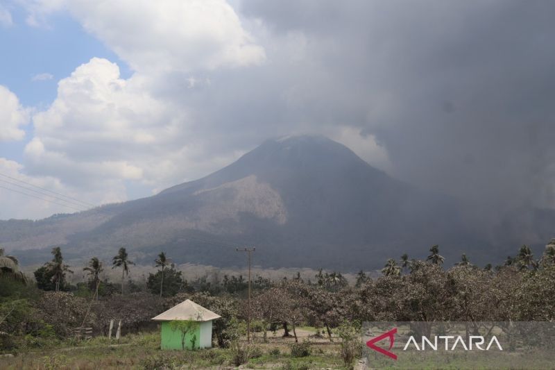 Warga Flotim Diminta Waspadai Erupsi Gunung Lewotobi Laki-laki