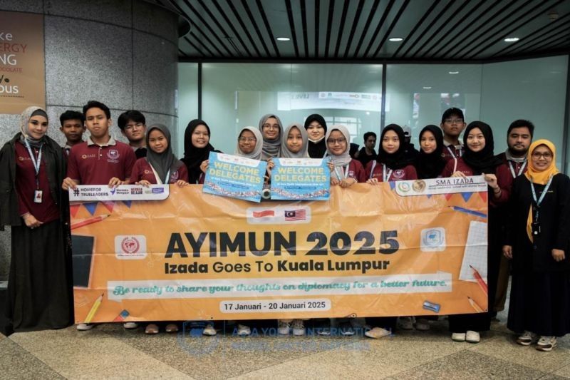 Siswa SMA Izada Asah Kepemimpinan Global di AYIMUN 2025