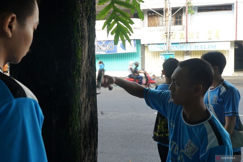 Aksi Cabut Paku dan Bersih-Bersih Lingkungan di Tulungagung Libatkan Lebih 1000 Pelajar