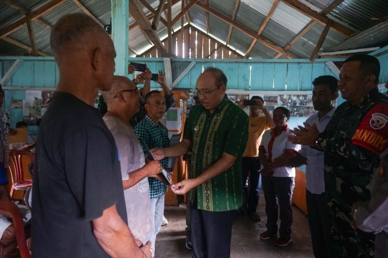 Manggarai Timur Salurkan Bantuan untuk Korban Pergerakan Tanah