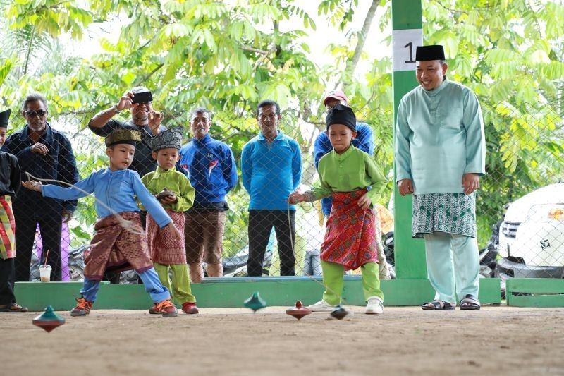 Festival Gasing Berembang Siak: Tradisi Melayu yang Tarik Wisatawan