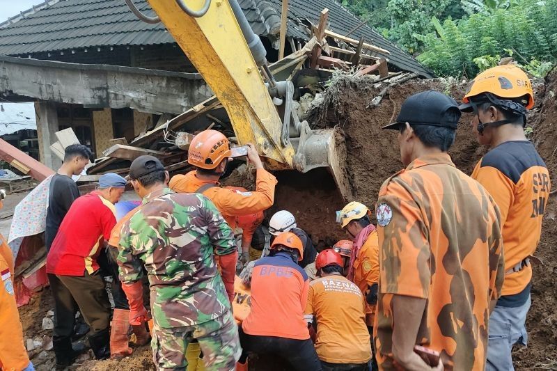 Korban Kedua Longsor Jombang Ditemukan, SAR Gabungan Hentikan Operasi