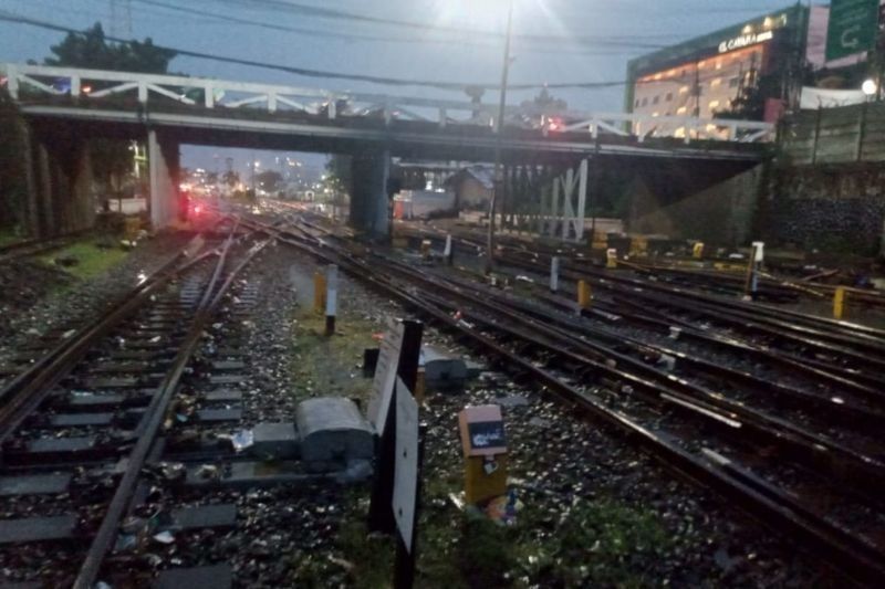 Banjir di Stasiun Bandung Ganggu Tiga Feeder Kereta Whoosh