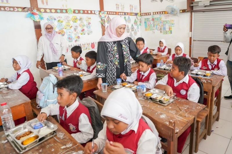 Khofifah Dorong Pendidikan Berkualitas Menuju Indonesia Emas 2045