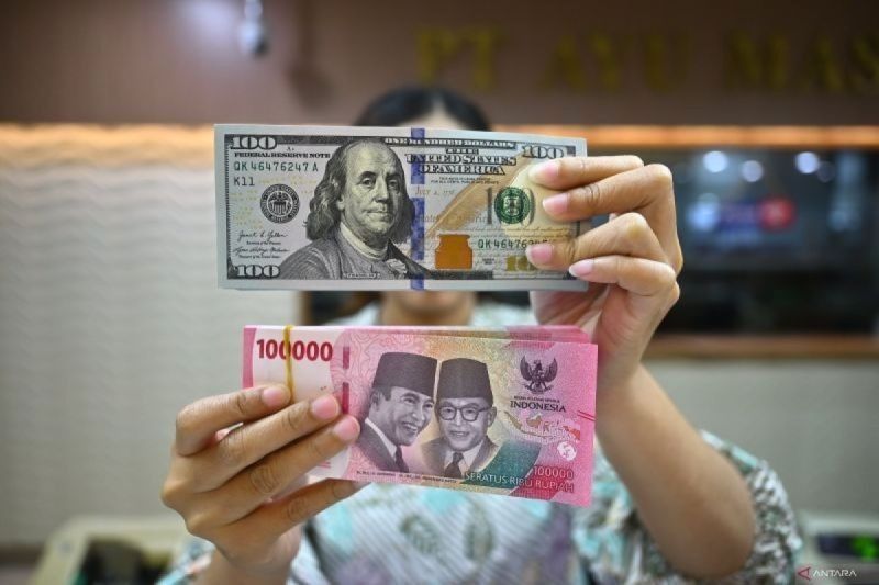 Rupiah Menguat 112 Poin, Sentuh Rp16.172 per Dolar AS