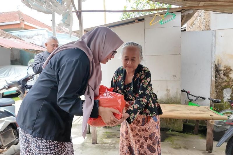 Banyuwangi Berbagi: Gotong Royong Tekan Angka Kemiskinan