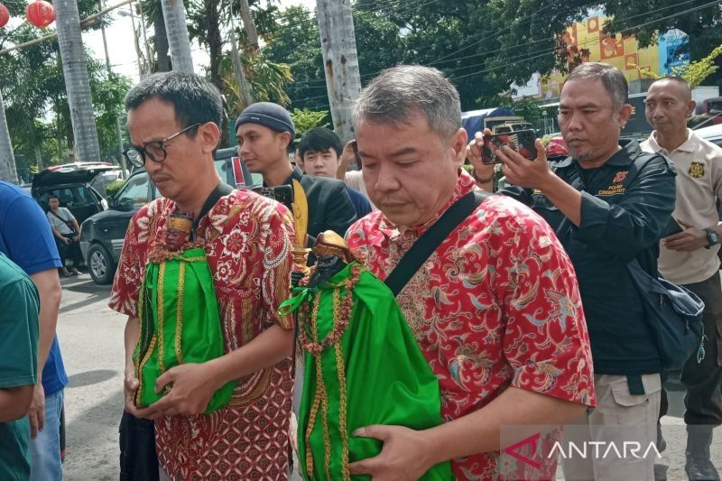 Polres Cirebon Kota Kembalikan Dua Rupang Bersejarah Usai Pencurian