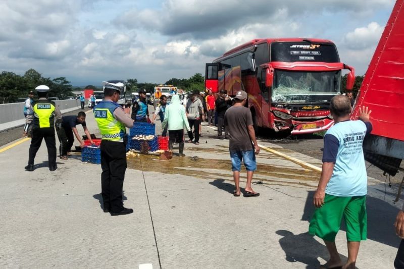 Kecelakaan Beruntun di Tol Semarang-Solo: Tiga Kendaraan Terlibat, Tak Ada Korban Jiwa