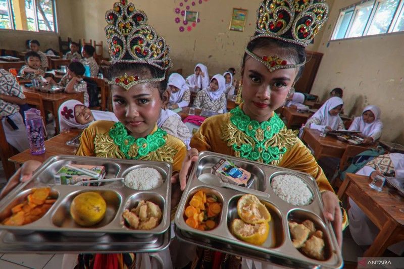 Makan Bergizi Gratis: Menuju Generasi Emas Lewat Mindful Eating