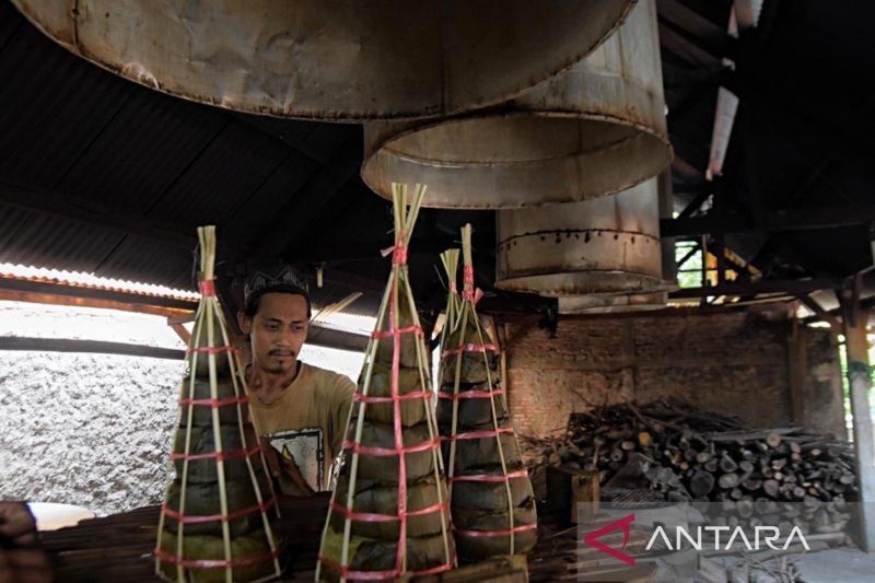 Dodol Bekasi: Warisan Rasa yang Laris Manis Jelang Imlek