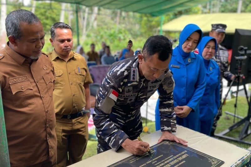 TNI AL Bentuk Tiga Kampung Bahari Nusantara di Natuna