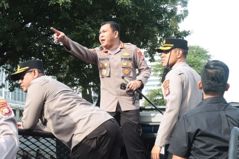 1994 Personel Amankan Unjuk Rasa di Depan Kedubes AS