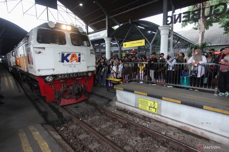 KAI Daop 8 Surabaya: 205.102 Tiket Kereta Api Terjual Selama Libur Isra Miraj dan Imlek