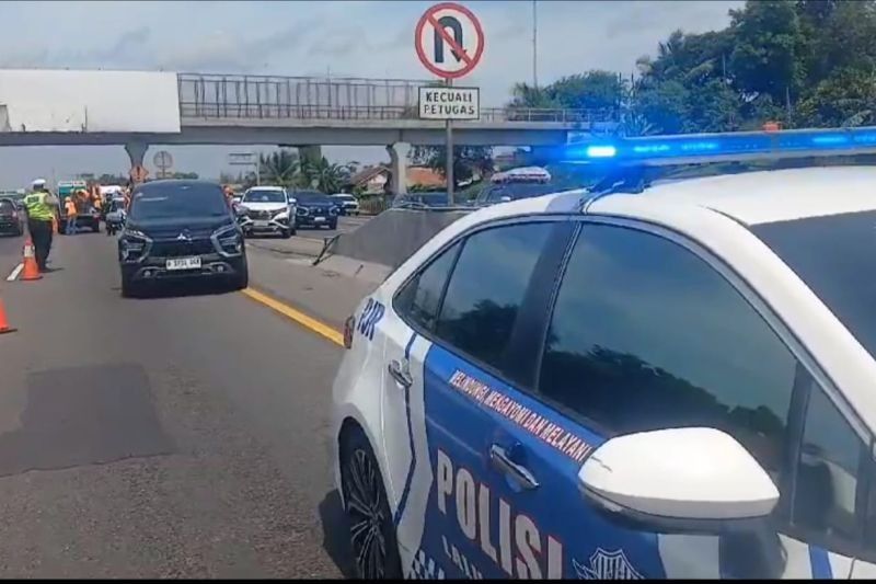 Rekayasa Lalu Lintas Lawan Arah di Tol Jakarta-Cikampek Akibat Kepadatan Libur Panjang