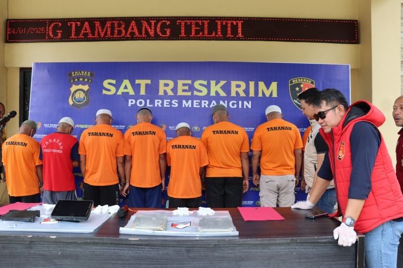 Polisi Jambi Ringkus 8 Penambang Emas Ilegal