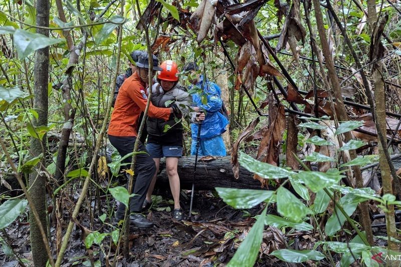 Pendaki Gunung Klabat Alami Hipotermia, Dievakuasi SAR Manado