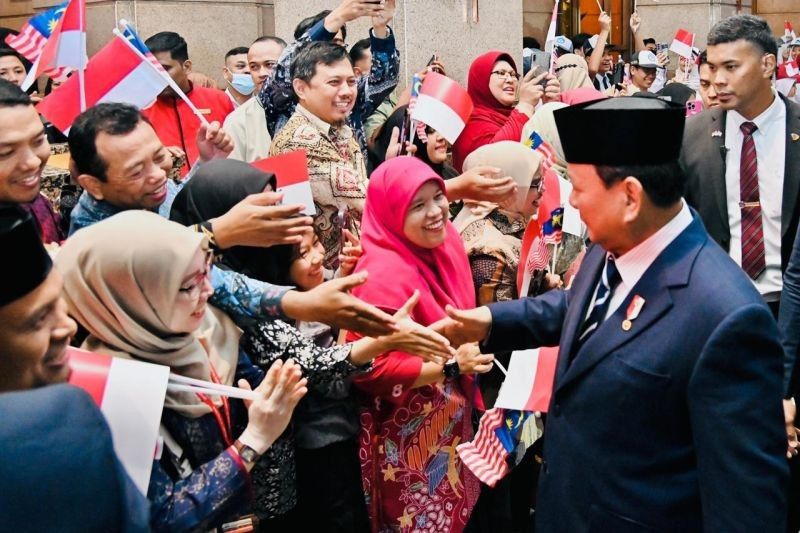 Prabowo Subianto Disambut Hangat Pelajar dan Warga Indonesia di Malaysia