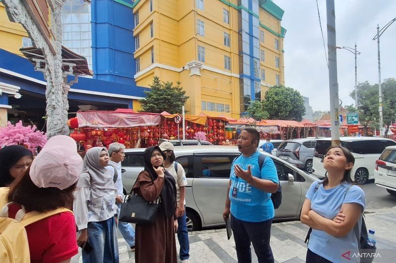 Jelajah Sejarah Glodok: Tur Jalan Kaki Imlek Diminati Warga