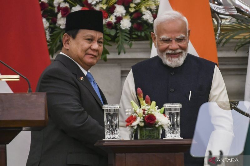 Prabowo dan PM Modi: Pelukan Hangat dan Persahabatan di India