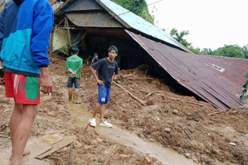 Sulbar Tetapkan Status Tanggap Darurat Bencana Longsor Mamuju