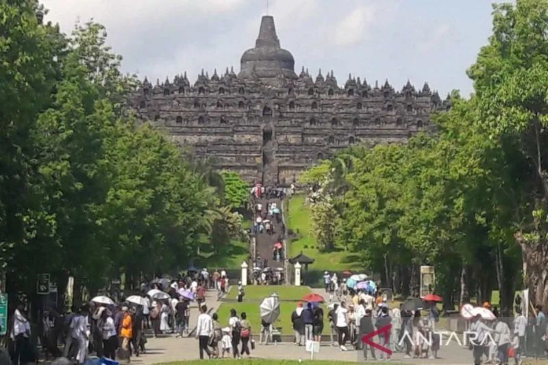 Wamenpar Minta Maklumi Pembatasan Wisatawan di Candi Borobudur