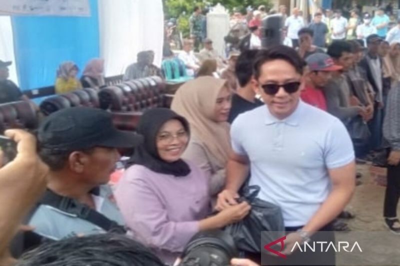 Pemkab Lamsel Salurkan Bantuan Sembako untuk Korban Banjir