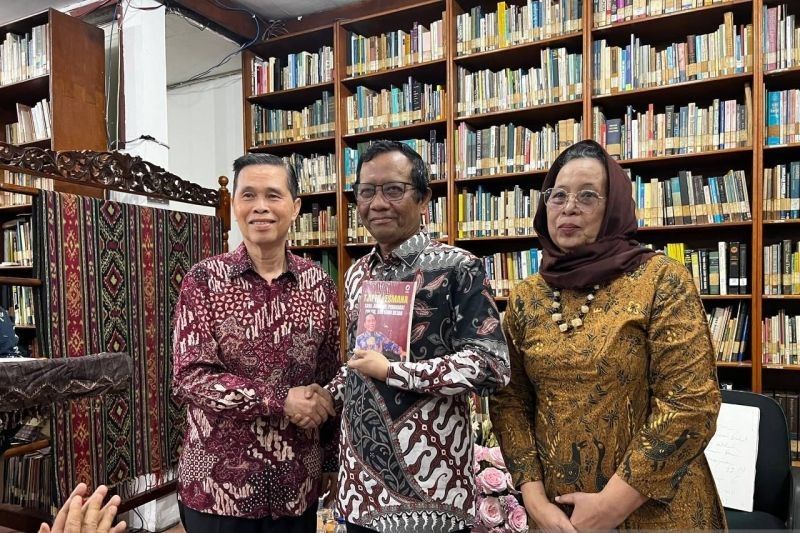 Buku Biografi Tjipta Lesmana: Inspirasi dari Beragam Profesi