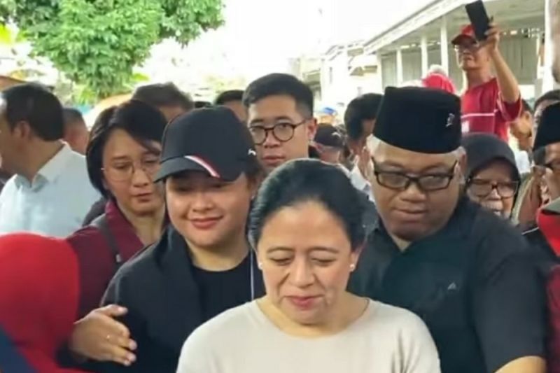 Puan Maharani Ziarah ke Makam Leluhur di Muara Enim