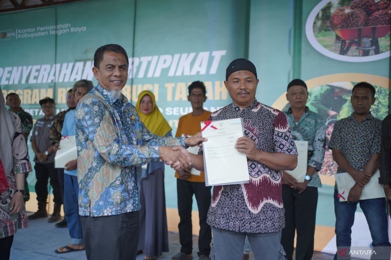 207 Sertifikat Redistribusi Tanah untuk Petani Nagan Raya, Aceh