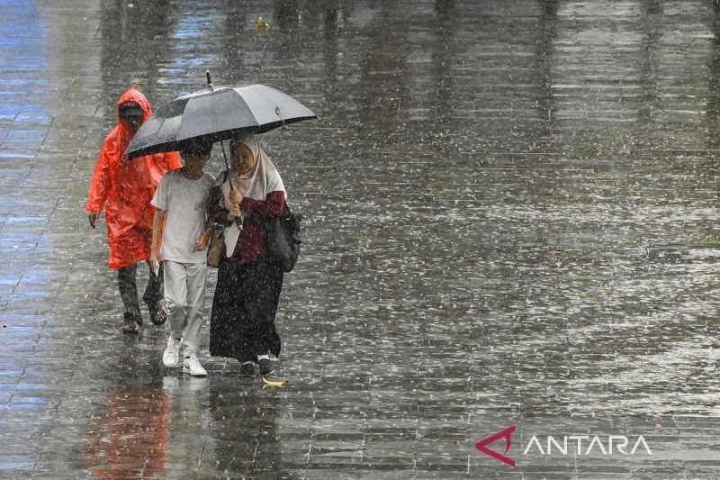 Prakiraan Cuaca Jakarta: Hujan Ringan Siang dan Sore