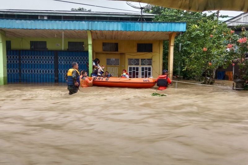 Banjir Bengkayang: Ratusan Rumah Terendam, 11 Kecamatan Terdampak