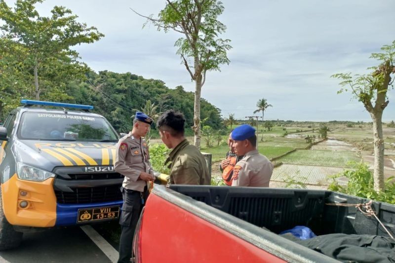 Pencarian Warga Hilang Terseret Arus Sungai di Garut