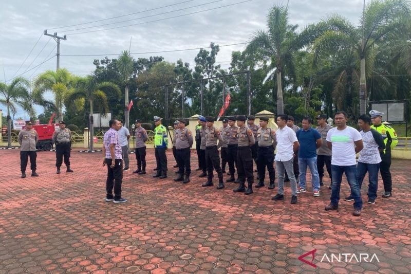 41 Personel Polres Mukomuko Amankan Libur Nasional Isra Miraj dan Imlek 2025