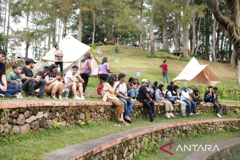 BPODT Semarakkan Libur Panjang dengan Pertunjukan Barongsai di Danau Toba