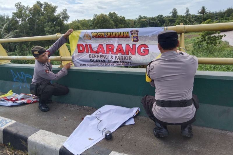 Polisi Larang Berhenti di Jembatan Srandakan Pasca Jebolnya Dam Sungai Progo