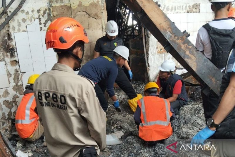 Evakuasi Jenazah ke-13 di Glodok Plaza, Identifikasi Korban Berlanjut