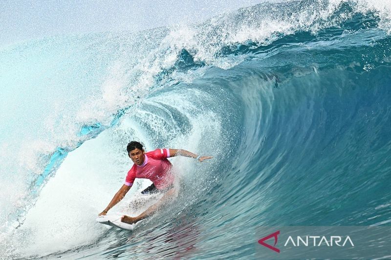 Tantangan Cuaca Ekstrem Hadapi Rio Waida di WSL Pipe Pro Hawaii