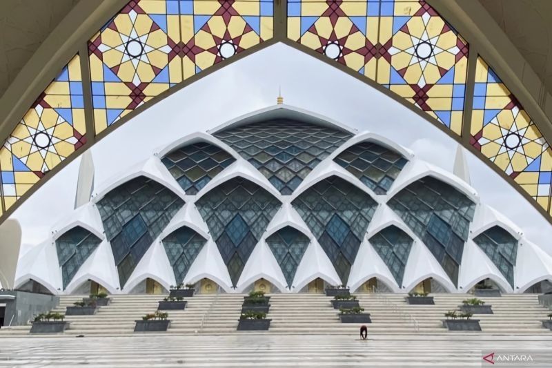 Dishub Bandung Tangkap 4 Juru Parkir Liar di Masjid Al Jabbar