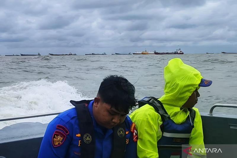 Pencabutan Pagar Laut di Tangerang Ditunda Akibat Cuaca Buruk