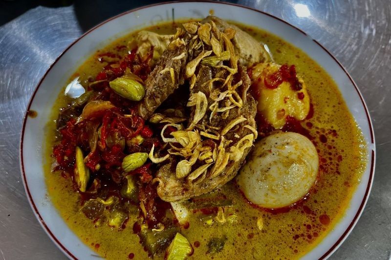 Lontong Cap Go Meh: Warisan Kuliner yang Merajut Tradisi Nusantara