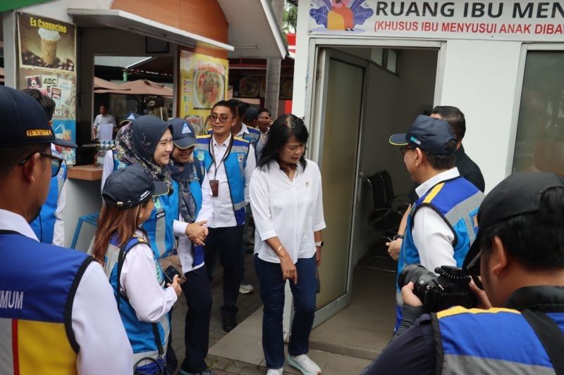 Wamen PU Tinjau Rest Area Tol Jakarta-Cikampek, Pastikan Kesiapan Libur Panjang