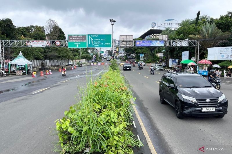 One Way System di Jalur Puncak: Mengurai Kemacetan Libur Imlek