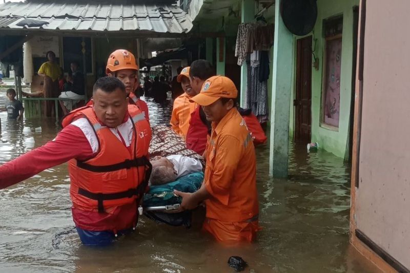 Banjir di Jakarta Utara: Dua RT Masih Terendam, Ratusan Warga Mengungsi