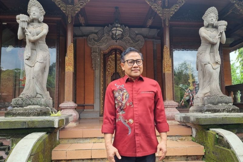 Menko Muhaimin Dorong UMKM di TMII saat Libur Imlek