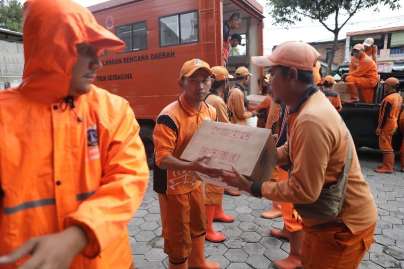 BPBD DKI Salurkan Bantuan Logistik untuk Korban Banjir Jakarta